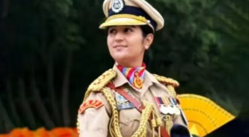 ಗಣರಾಜ್ಯೋತ್ಸವ ಪರೇಡ್: ಪುರುಷರ ಸಿಆರ್‌ಪಿಎಫ್ ತುಕಡಿಯನ್ನು ಮುನ್ನಡೆಸಲಿರುವ 26 ವರ್ಷದ ಜಮ್ಮು-ಕಾಶ್ಮೀರದ ಮಹಿಳಾ ಅಧಿಕಾರಿ